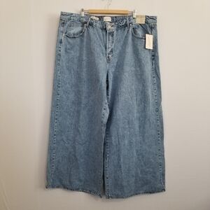Universal Thread Light Blue Wide Leg Jeans